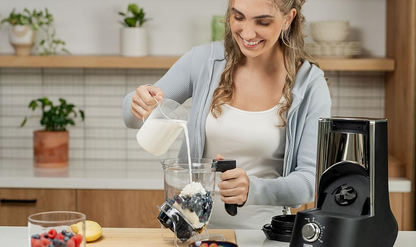 Brand New in Box Smoothie Blender Maker, Crushed Ice, Milkshakes, Soups (#194)