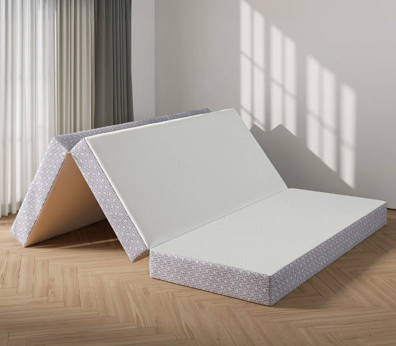 Brand New in Box Queen Size CoolSoft 6 inch Memory Foam Folding Mattress (#127)