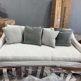 Brand New Bernhardt Grace 89.75'' Upholstered Sofa (#43)